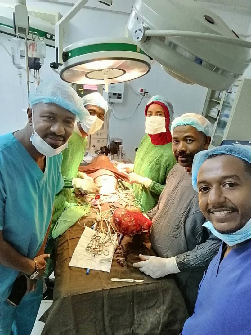 جراحة دقيقة لطفل بمستشفى مروي العسكري