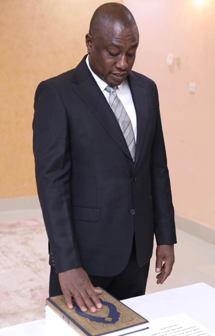 السودان – “ميرور نيوز”:  *بحر الدين أدم كرامة يؤدي القسم أمام رئيس مجلس السيادة والياً على غرب دارفور*