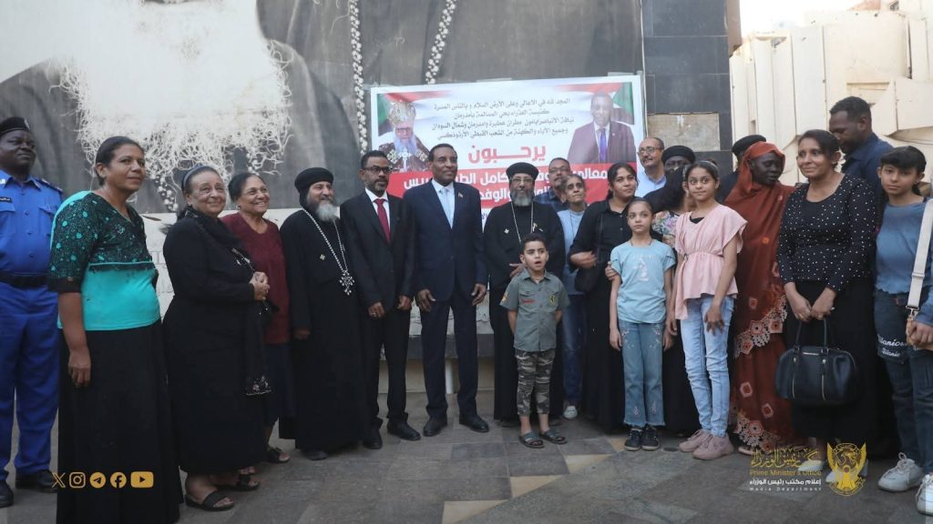 السودان – “ميرور نيوز”: *”رئيس الوزراء” يلتقى بعدد من المواطنين الأقباط بكنيسة العذراء بأمدرمان*