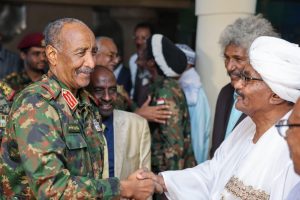السودان – “ميرور نيوز”: *رئيس المجلس السيادي يشيد بدور المبدعين والفنانين والصحفيين في “معركة الكرامة” ويدعو لتعزيز وحدة الصف الوطني*