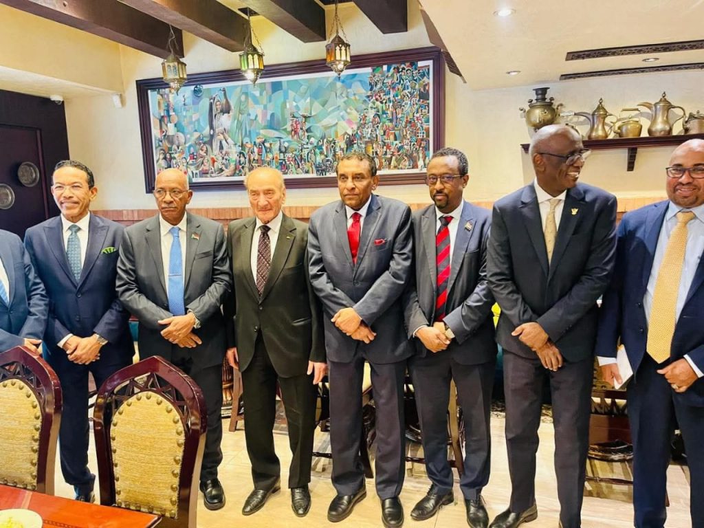 السودان – “ميرور نيوز”: *رئيس الوزراء يواصل حراكه الدولي من لندن.. إشادة بدور المنظمة الإنجليزية العربية في دعم قضايا السودان*
