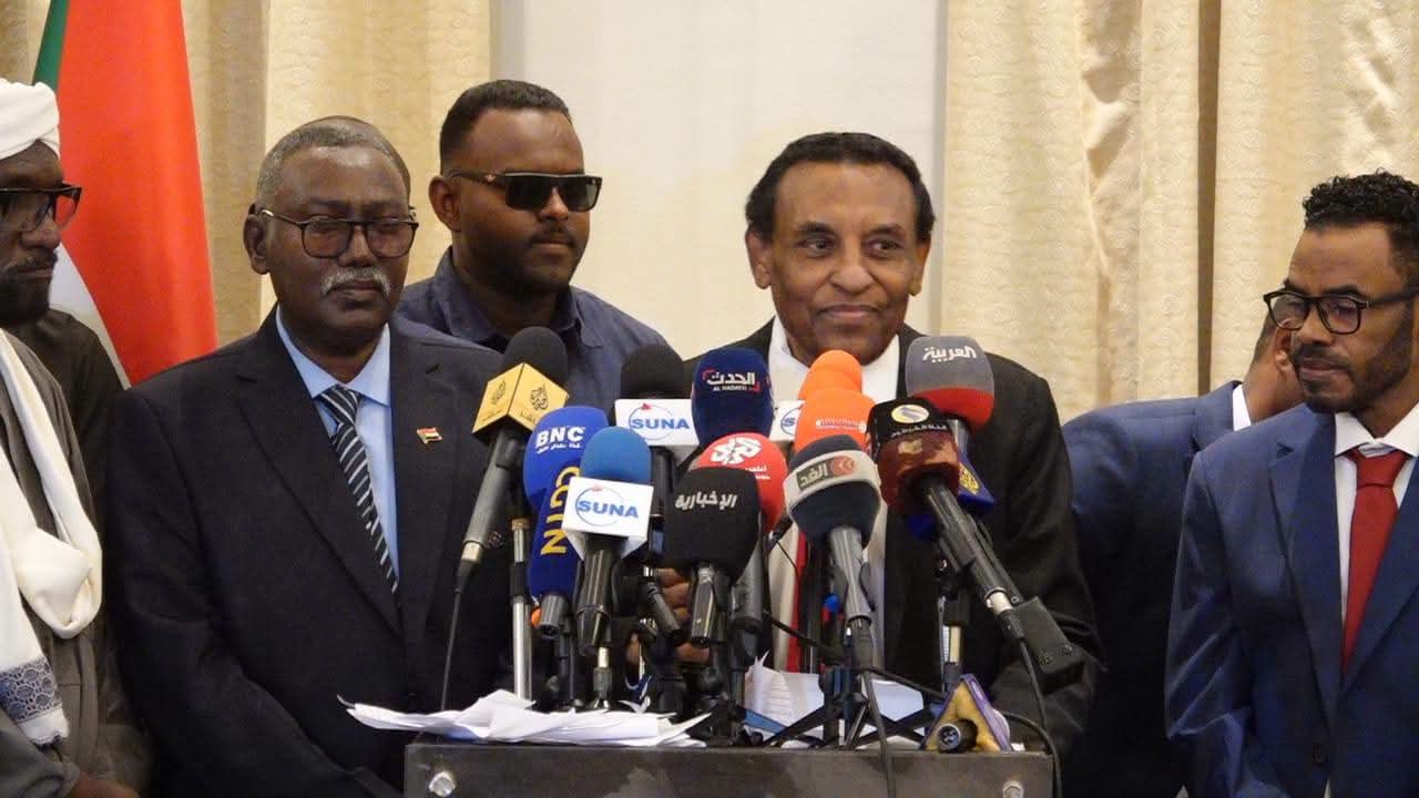 السودان – “ميرور نيوز”: *رئيس الوزراء: القوات المسلحة تمسك بزمام المبادرة ودارفور وكردفان على مشارف التحرير الكامل*